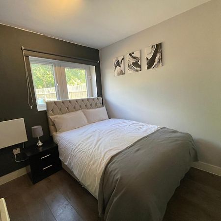 Letzi Premium Cozy Retreat Private En-Suite Rooms, Wembley Londres Exterior foto