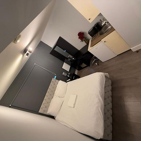 Letzi Premium Cozy Retreat Private En-Suite Rooms, Wembley Londres Exterior foto