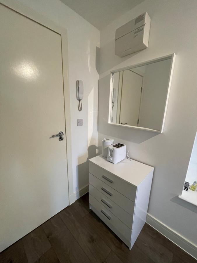 Letzi Premium Cozy Retreat Private En-Suite Rooms, Wembley Londres Exterior foto