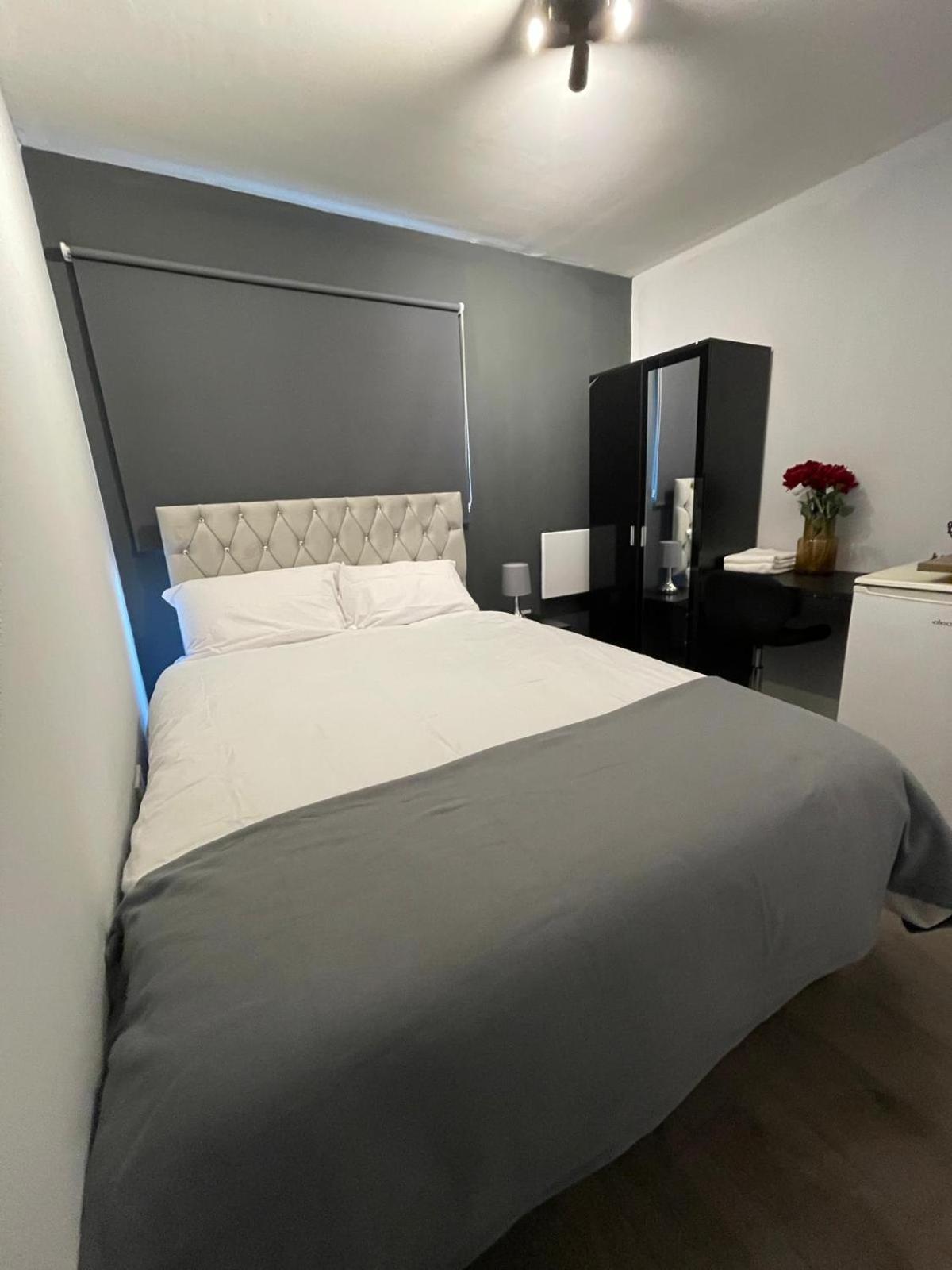 Letzi Premium Cozy Retreat Private En-Suite Rooms, Wembley Londres Exterior foto