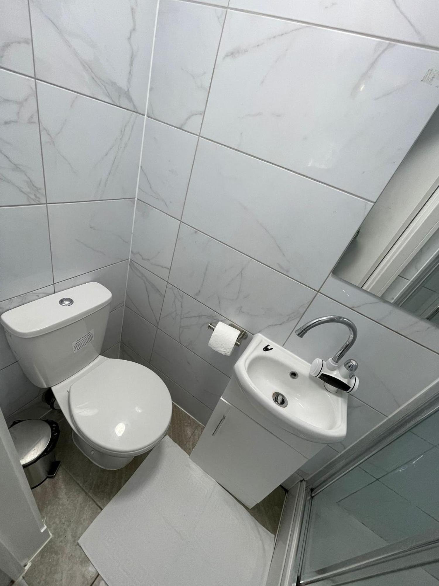 Letzi Premium Cozy Retreat Private En-Suite Rooms, Wembley Londres Exterior foto