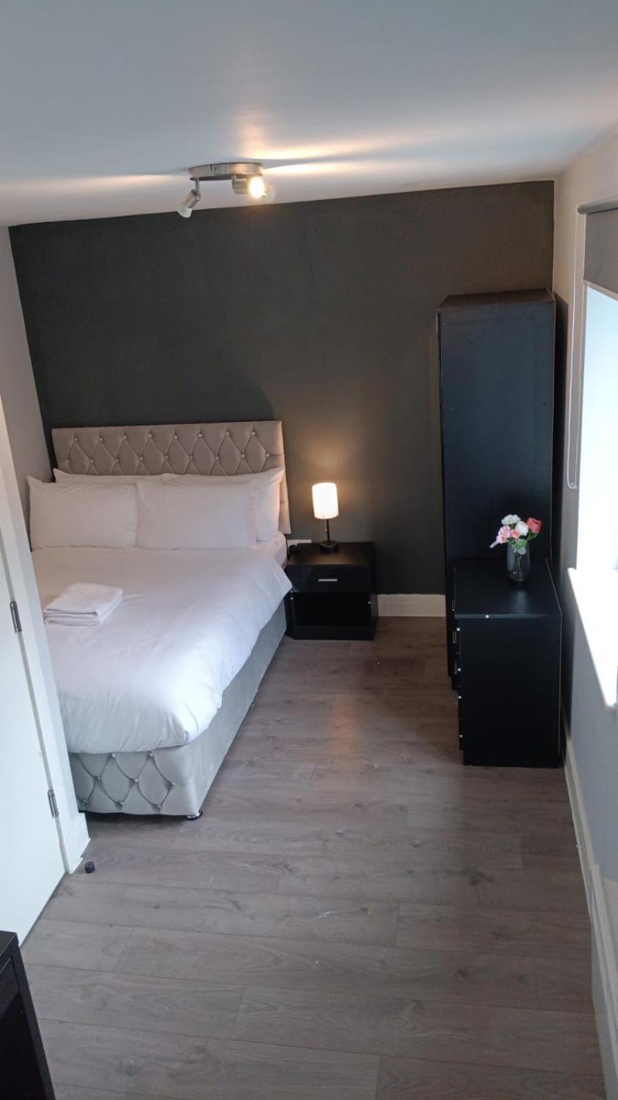 Letzi Premium Cozy Retreat Private En-Suite Rooms, Wembley Londres Exterior foto