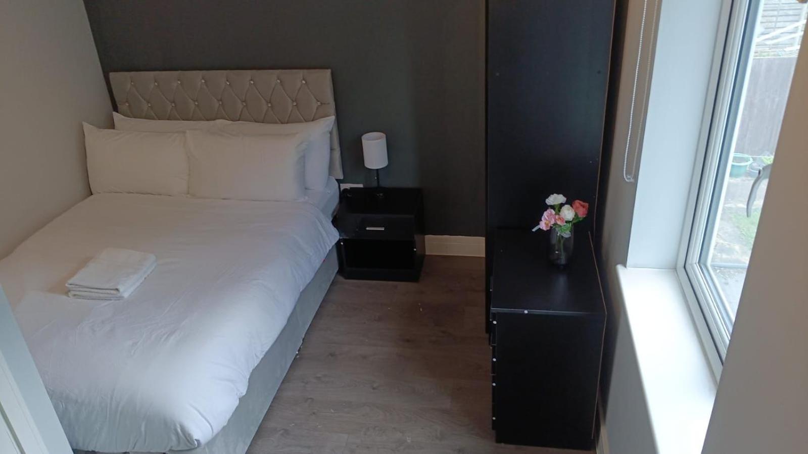 Letzi Premium Cozy Retreat Private En-Suite Rooms, Wembley Londres Exterior foto