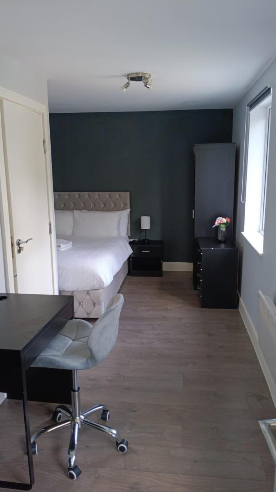Letzi Premium Cozy Retreat Private En-Suite Rooms, Wembley Londres Exterior foto